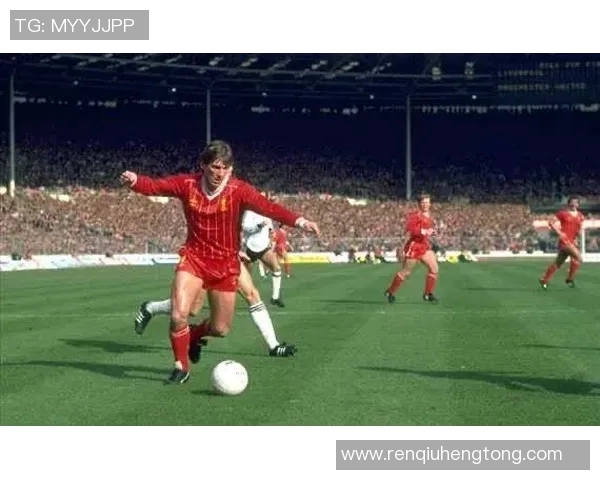 不同足球球星独特训练方法揭秘助你全面提升球技